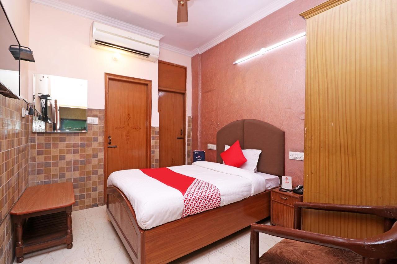 Oyo 29304 Hotel Pooja Yamuna Nagar Екстер'єр фото