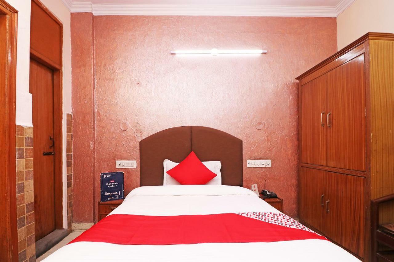 Oyo 29304 Hotel Pooja Yamuna Nagar Екстер'єр фото