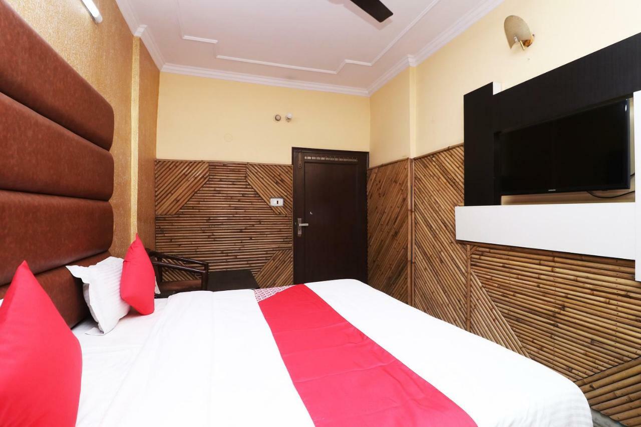 Oyo 29304 Hotel Pooja Yamuna Nagar Екстер'єр фото