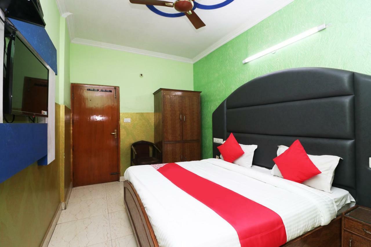 Oyo 29304 Hotel Pooja Yamuna Nagar Екстер'єр фото